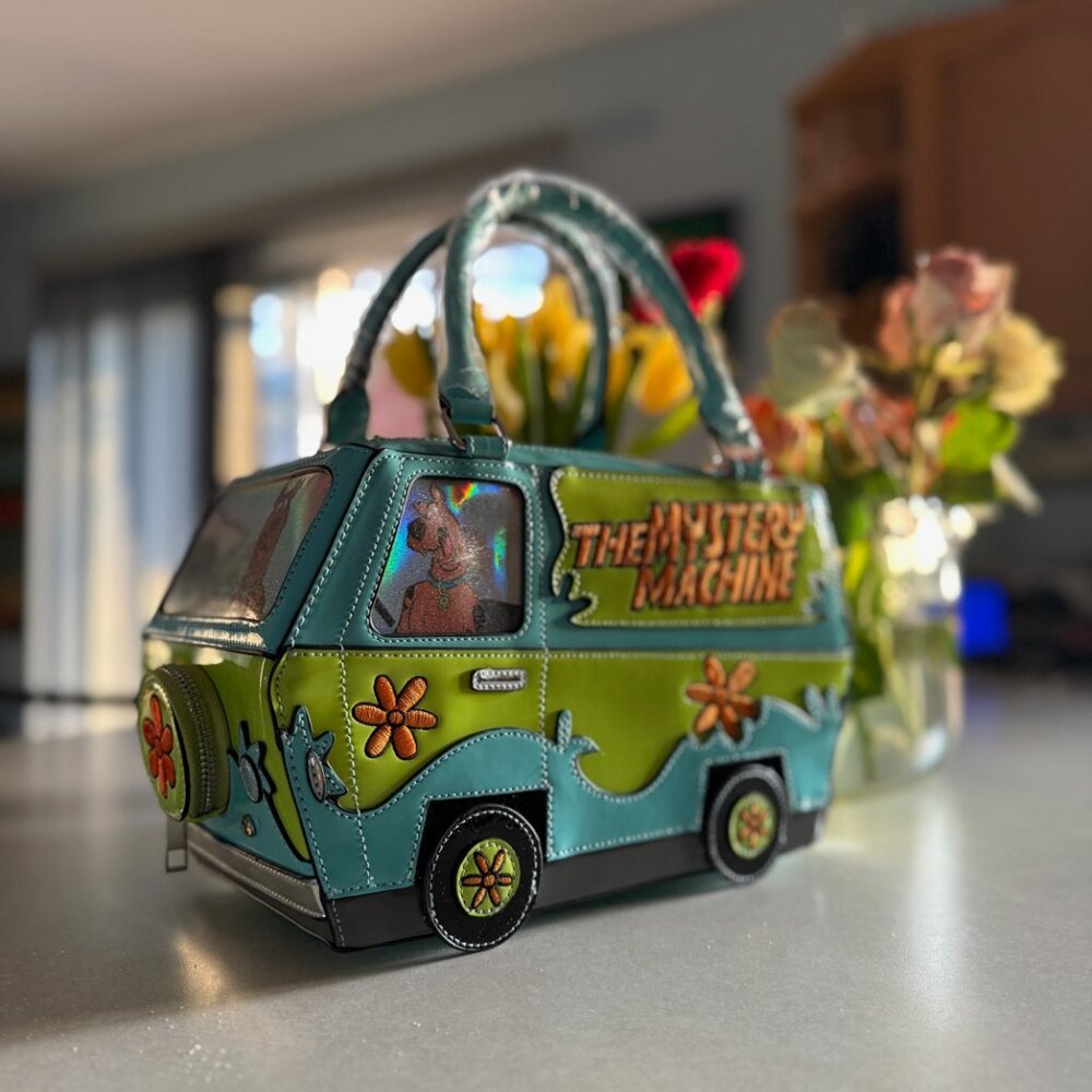 The Mystery Machine Scooby-Doo Novelty Bag/Purse/Crossbody NEW